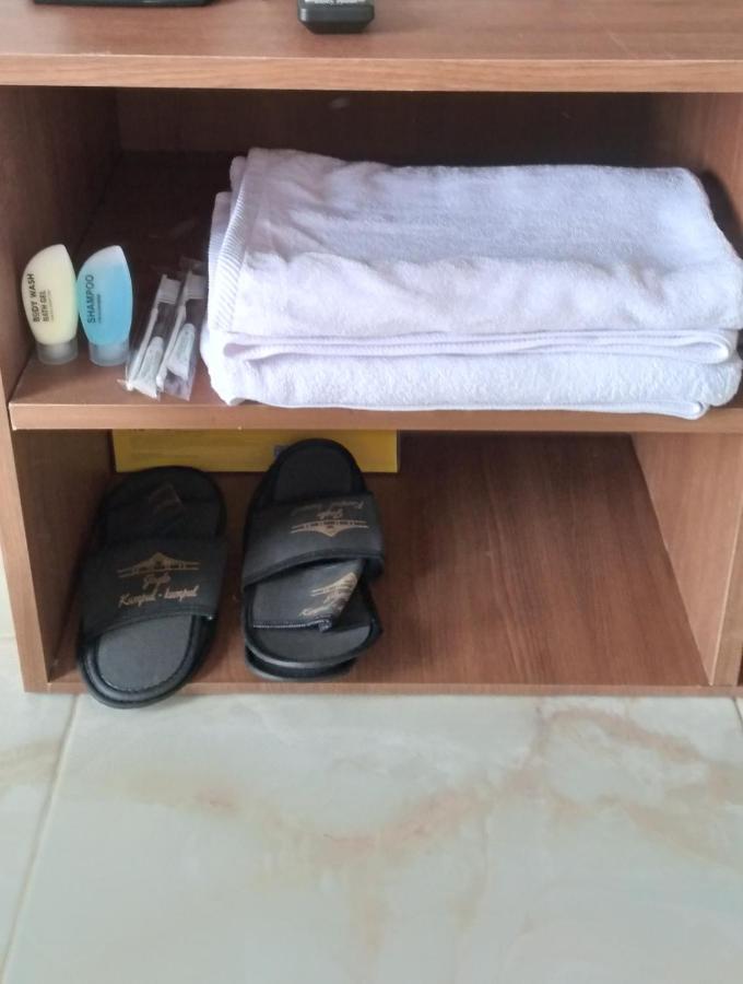 Joglo Kumpul Resort Cangkiran Phòng bức ảnh